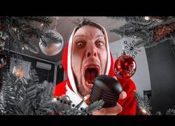 Enlace a Dando la bienvenida a la Navidad con un villancico a lo Metal