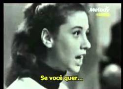 Enlace a Gigliola Cinquetti,esta artista con tan solo 16 años fue capaz de ganar Eurovision con este temazo en 1964