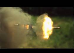 Enlace a Disparando balas de francotirador con gran calibre y viéndolas en super slow motion