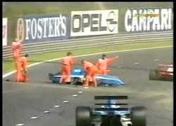 Enlace a Enorme gesto que tuvo Ayrton Senna con un compañero en plena carrera