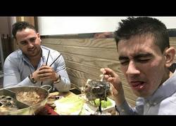 Enlace a Una comida muy peculiar donde invitó Jordi ENP a un concursante de Granjero