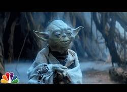 Enlace a Los personajes de Star Wars interpretan 