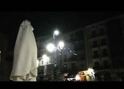 Enlace a Se subió a una farola en fin de año y terminó de la peor forma posible