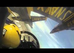 Enlace a Sorprendente la proximidad a la que vuelan los F/A-18 Hornet de los Blue Angels