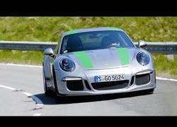 Enlace a La experiencia de pilotar un Porsche 911R y un Peugeot 2015 Rallyes