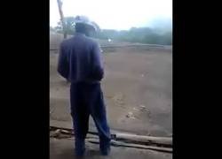 Enlace a Este señor nos enseña como defenderse con técnicas bastante raras