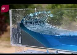 Enlace a Poniendo a prueba el impacto de agua con las olas del mar