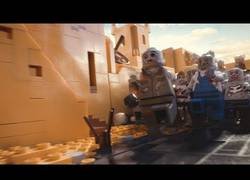 Enlace a Un apocalipsis zombie con LEGO es lo más surrealista que he visto nunca