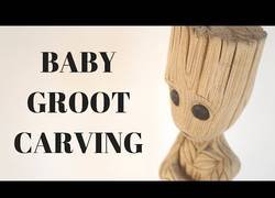 Enlace a El proceso de tallado de un Baby Groot que te enamorará