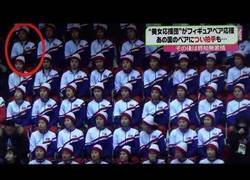 Enlace a Una norcoreana la lía en los Juegos de Invierno aplaudiendo a Estados Unidos