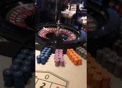 Enlace a Se apuesta 42.000 libras al negro y el resultado es...