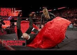 Enlace a Ronda Rousey sorprende a todo el mundo pasándose a la WWE