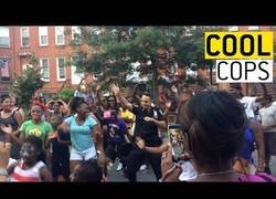 Enlace a ¿Quién dice que los policías son aburridos? Los mejores video de 