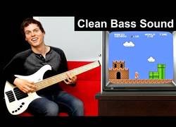 Enlace a Tocando con un bajo un nivel del mítico Super Mario Bros