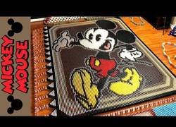 Enlace a El mundo de Mickey Mouse en 25.751 piezas de dominó