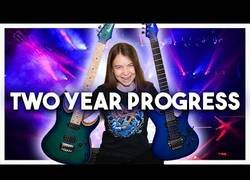 Enlace a El increíble progreso de este chaval desde que aprende a tocar la guitarra eléctrica  hasta dos años después