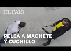 Enlace a La tremenda pelea en las calles del Raval con un machete y cuchillo