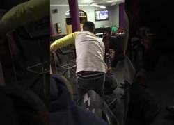 Enlace a Cuando en el bar te da por hacer acrobacias