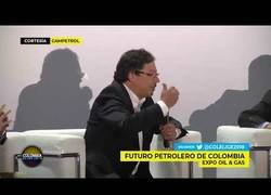 Enlace a Ambientalista humilla a un pro-petróleo