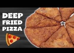 Enlace a Inventan la pizza-empanada y es lo más cerca del paraíso que estaremos nunca