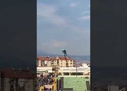 Enlace a Le expulsan del estadio y se las ingenia para no perderse ni un partido de su equipo