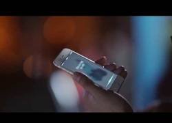 Enlace a Intentan reservar una mesa de restaurante con el asistente Siri y el resultado es realmente divertido