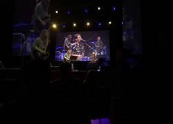 Enlace a Violet Groh, versiona junto a su padre, David Grohl (Foo Fighters) 'When We Are Young' de Adele