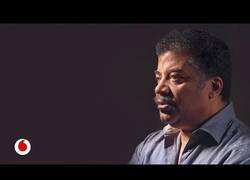 Enlace a Neil DeGrasse:“Los responsables de enseñar ciencia a los niños no tienen ni idea de lo que es