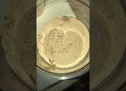 Enlace a Locura total cuando esta araña intenta tocar a un gusano