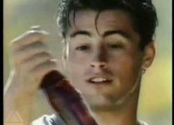 Enlace a Matt LeBlanc anunciando Coca-Cola