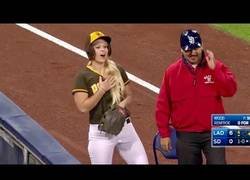 Enlace a Un gran reconocimiento a las recogepelotas de la MLB