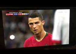 Enlace a Cambian el sonido de un partido de fútbol por el ambiente de un partido de gol y el resultado es épico