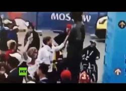 Enlace a Hincha inglés vandaliza la estatua de un legendario futbolista ruso