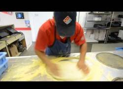 Enlace a ¿Qué es la velocidad? Lo descubrirás viendo a este tío haciendo 3 pizzas en 39 segundos