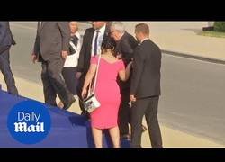 Enlace a Así llegó Juncker, el presidente de la Comisión Europea, a la cumbre de la OTAN