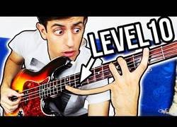 Enlace a Los 10 niveles tocando el bajo
