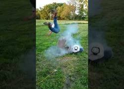 Enlace a Probando la explosión de un airbag bajo un asiento