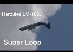Enlace a El show espectacular de este Hércules C-130J haciendo un loop completo