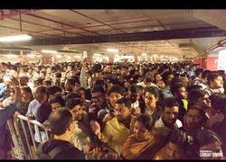 Enlace a Tensión máxima en la apertura del IKEA en la India