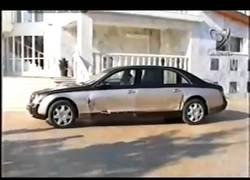 Enlace a El propietario del Steaua de Bucarest arreglando su coche de 700.000$ en plena calle