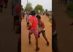 Enlace a En éste pueblo solucionan los problemas a la tremenda