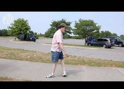 Enlace a Se hace llamar Mr. Elastic y ver lo que es capaz de hacer con su cuerpo da cosita