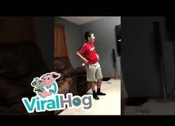 Enlace a Se creía que era invisible por esta broma