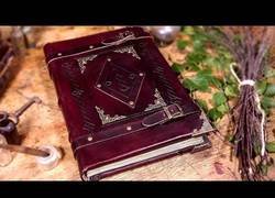 Enlace a Cómo crear un cuaderno medieval de piel DESDE CERO (vas a hacer hasta las hojas)