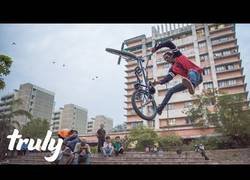 Enlace a El indo que ha acabado siendo el amo de la BMX