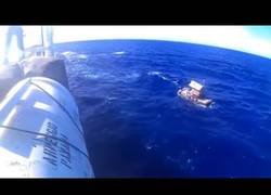 Enlace a Chico de 19 años sobrevive 48 días a la deriva en una cabaña de pesca