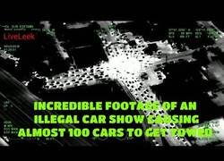 Enlace a Un helicóptero capta una mega concentración de coches ilegales haciendo carreras