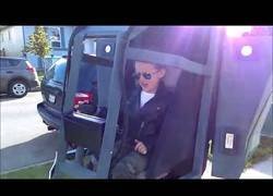 Enlace a Este padre se ha currado el disfraz más épico jamás visto para su hijo