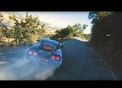 Enlace a Persecución desde un drone a Matt Field haciendo drift