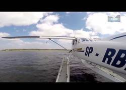 Enlace a Amazing Successful Landing Airplanes to the Water